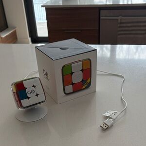 GoCube Electronic Smart Cube with Stand